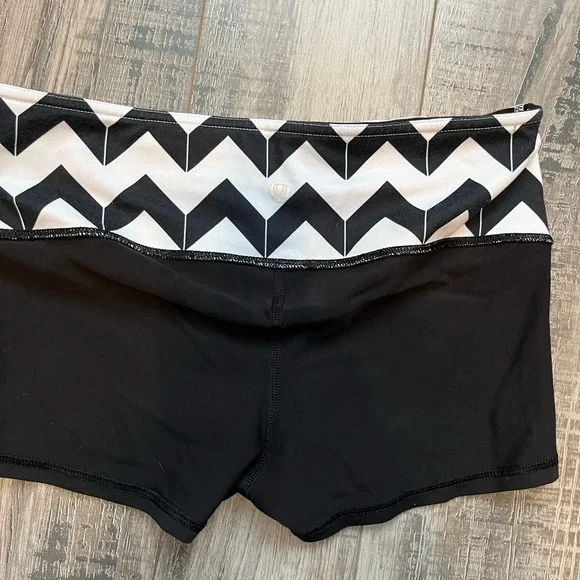 Reversible shorts - Picture 3 of 3